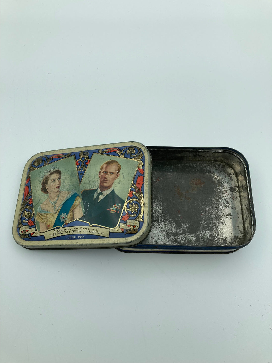 June 1953|Coronation of Her Majesty Queen Elizabeth II Tin Box|Collectible Metal Box Made in England|Commemorative Souvenir Toffee Tin Box