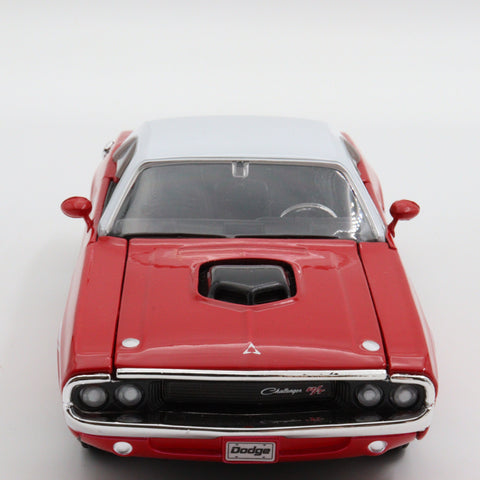 Maisto 1970 Dodge Challenger R/T|Scale 1/24 Diecast Classic Car|Vintage Model Car for Dad|Collectible Metal Car|Old Red Car for Collectors