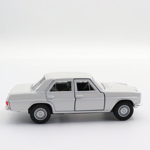 Mercedes Benz 220 Diecast Car|Scale 1:36 Diecast Car|Classic Vintage Model Car|Pull Back Car Toy for Boys|Metal White Car|Gift for Father