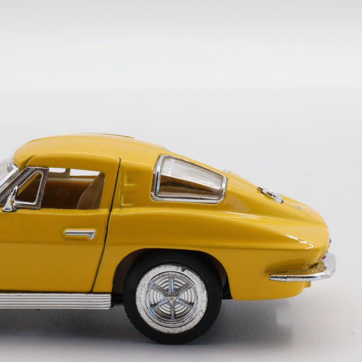 1963 Corvette Sting Ray Model Car|Scale 1:36 Diecast for Collectors|Classic Vintage Car|Pull Back Car Toy for Boys|Metal Yellow Car for Dad