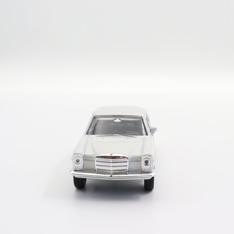 Mercedes Benz 220 Diecast Car|Scale 1:36 Diecast Car|Classic Vintage Model Car|Pull Back Car Toy for Boys|Metal White Car|Gift for Father