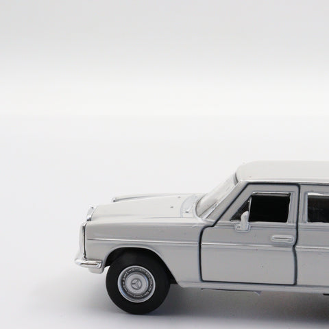 Mercedes Benz 220 Diecast Car|Scale 1:36 Diecast Car|Classic Vintage Model Car|Pull Back Car Toy for Boys|Metal White Car|Gift for Father