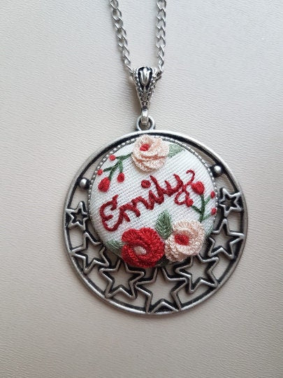 Red Floral Necklace|Personalized Red Floral Circle Stars Embroidery Necklace|Vintage Embroidered Pendant|Unique Jewelry gift|Wedding Gift