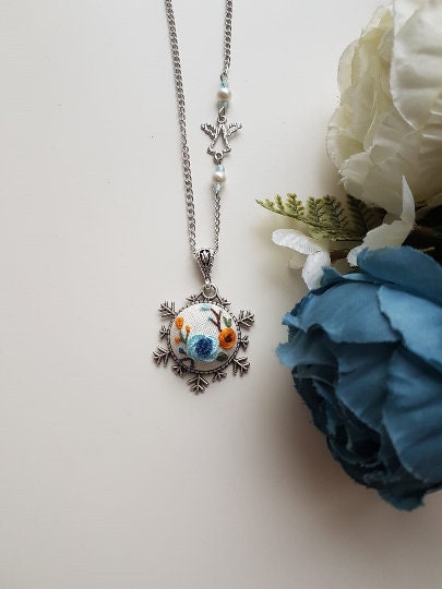 Personalized Snowflake Necklace|Vintage Blue Floral Embroidered Initial Pendant|Unique Baby Shower Embroidery Jewelry|New Mom Gift