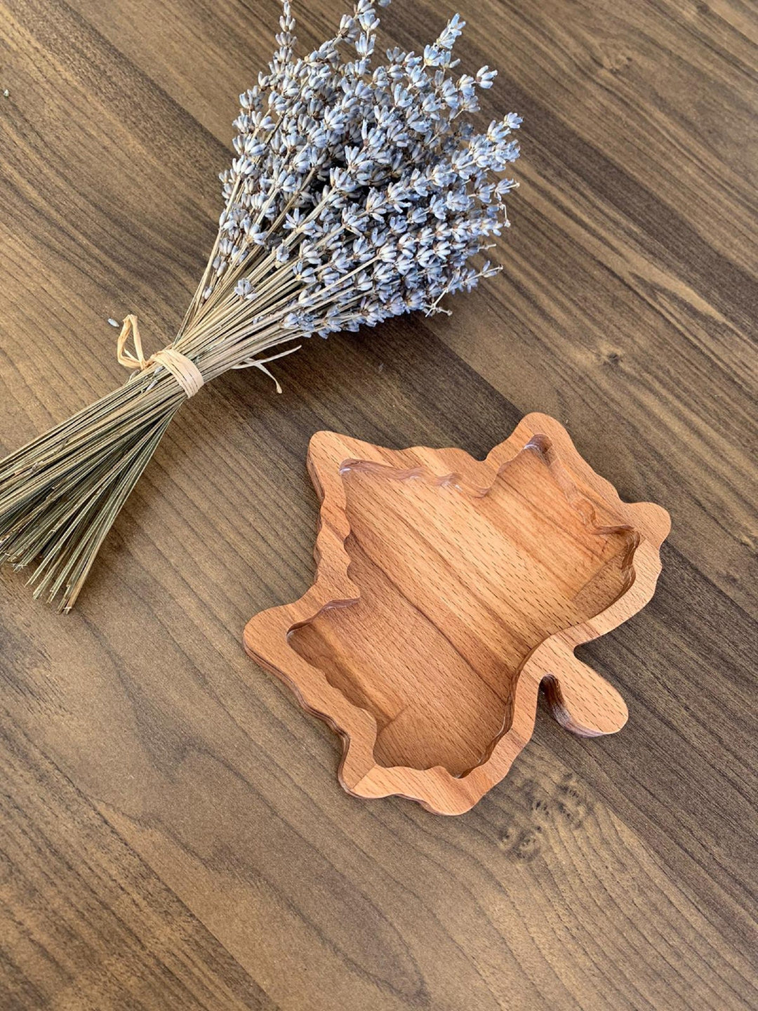 Wooden Leaf Shaped Snack Plate|Decorative Serving Plate|Nut Platter|Custom Table Deco|Handmade Engraved Plate|Gift for her|Housewarming Gift