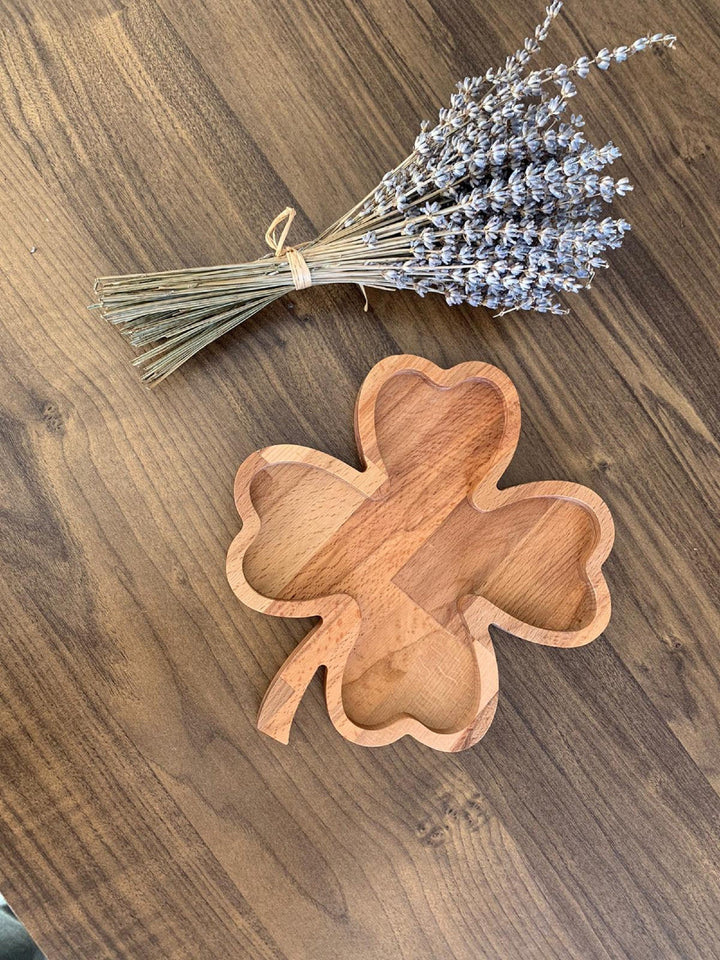 Wooden Clover Shaped Snack Plate|Decorative Serving Plate|Nut Platter|Custom Table Deco|Handmade Engraved Plate|Housewarming Gift For Her