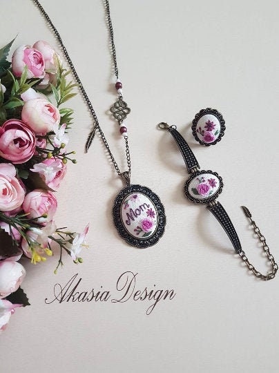 Mom Embroidered Jewelry|New Mom Vintage Floral Embroidery Pendant|Unique Necklace, Bracelet and Ring|Personalized Handmade Baby Shower Gift