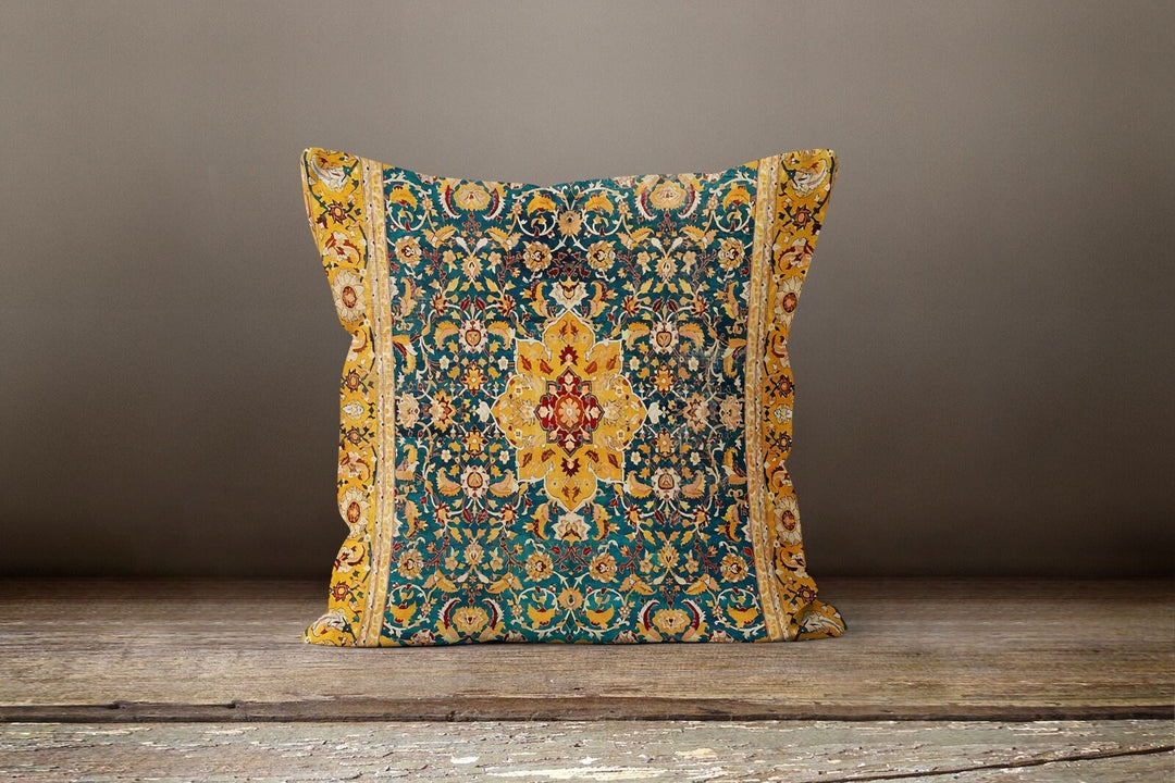 Southwestern Pillow Cover|Rug Design Pillow Case|Kilim Pattern Cushion Case|Worn Looking Rug Design|Ethnic Home Decor|Authentic Pillowcase