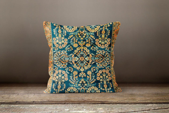 Southwestern Pillow Cover|Rug Design Pillow Case|Kilim Pattern Cushion Case|Worn Looking Rug Design|Ethnic Home Decor|Authentic Pillowcase