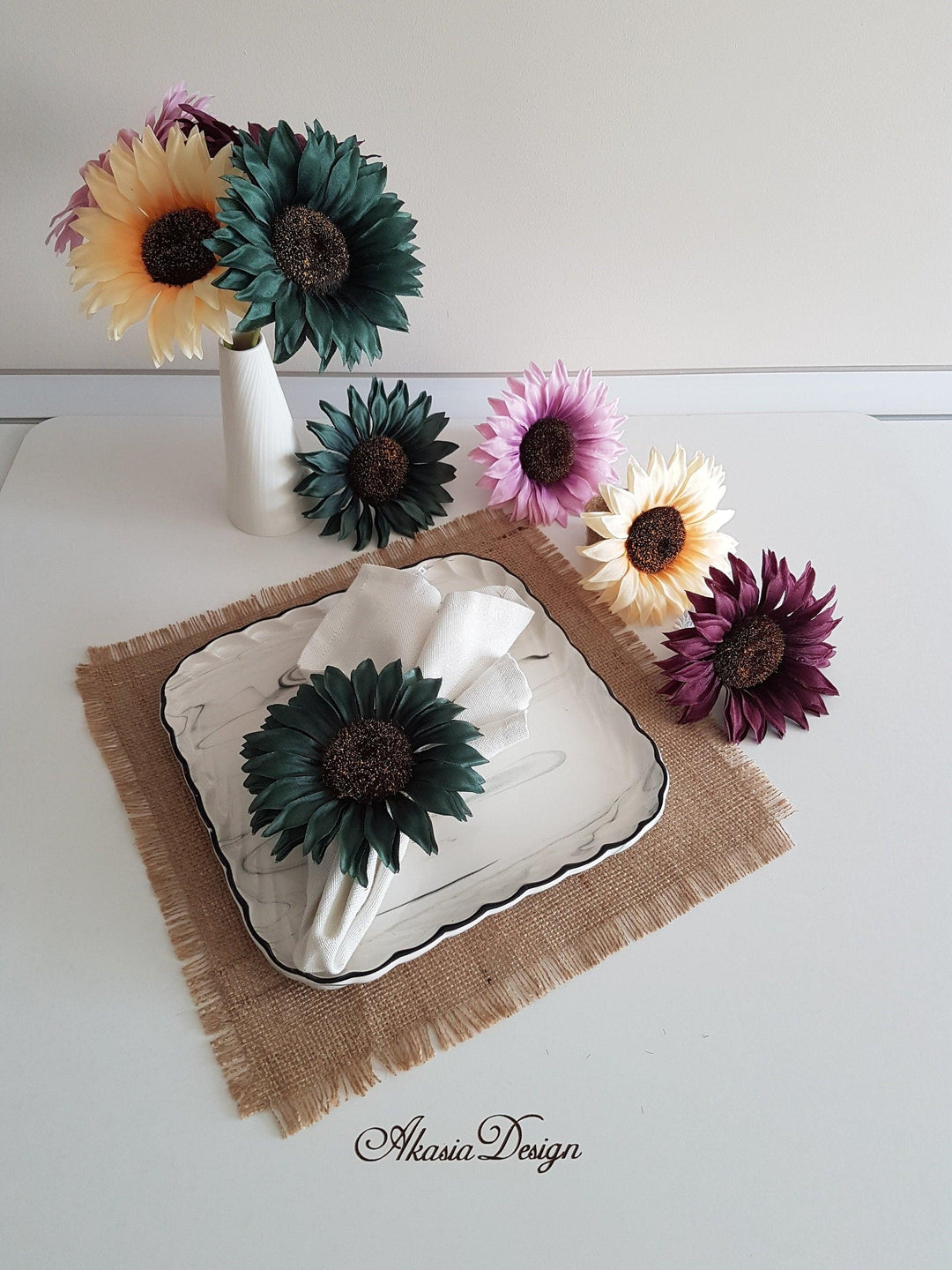 Sunflower Napkin Ring|Colorful Floral Napkin Holder|Farmhouse Emerald Kitchen Table Decor|Summer Wedding Table Top Setting|Spring Tablescape