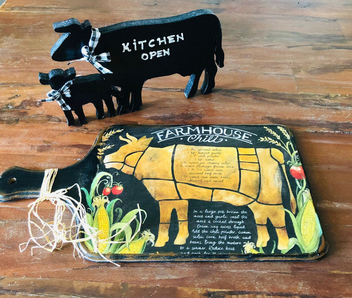 Hand Painted Wooden Cutting Board|Farmhouse Cow Presentation Plate|Wooden Kitchen Decor|Custom Table Decor|Original Home Decor|Gift For Mom