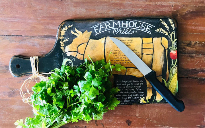 Hand Painted Wooden Cutting Board|Farmhouse Cow Presentation Plate|Wooden Kitchen Decor|Custom Table Decor|Original Home Decor|Gift For Mom